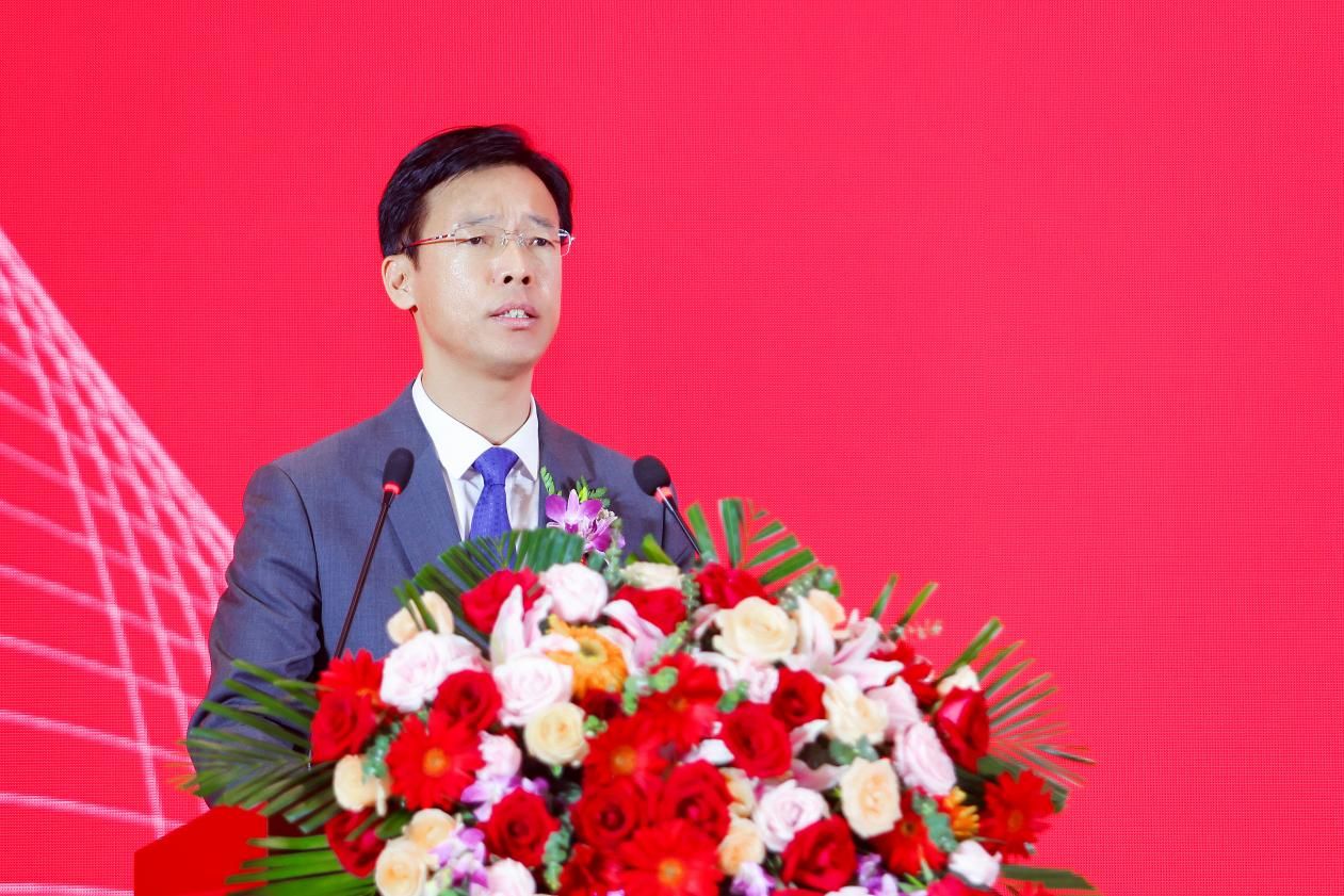 2-澳優(yōu)執(zhí)行董事、行政總裁任志堅(jiān)在開幕式上發(fā)言