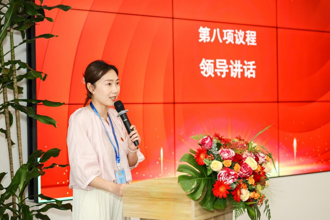 5-望城區(qū)總工會(huì)基層工作負(fù)責(zé)人劉娟發(fā)言