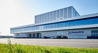 2018年4月，荷蘭首相為澳優(yōu)頒發(fā)“投資荷蘭杰出貢獻(xiàn)中國企業(yè)”獎