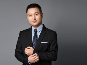 佳貝艾特何鵬飛：沒有完不成的目標(biāo)，只有不主動想辦法的人|澳優(yōu)人物志·百日大會戰(zhàn)特輯②